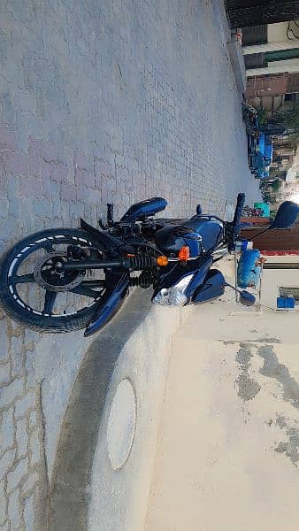 Suzuki GR150 Black 0