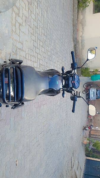 Suzuki GR150 Black 2