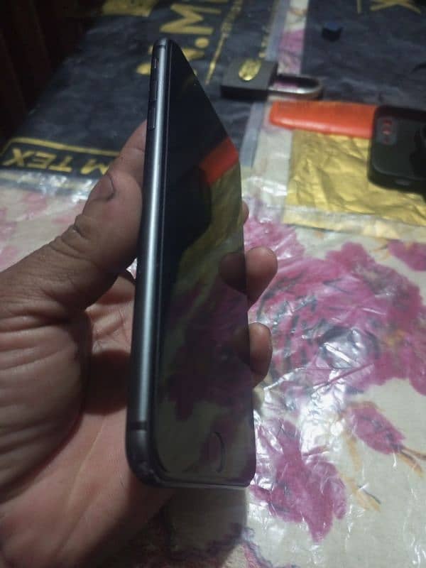 I phone 8 pls 64gp non PTA or 22 pas b hai 0