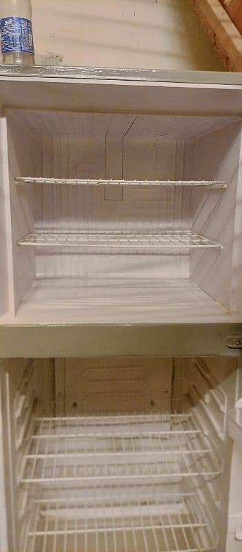 Singer large size fridge urgent sale 2