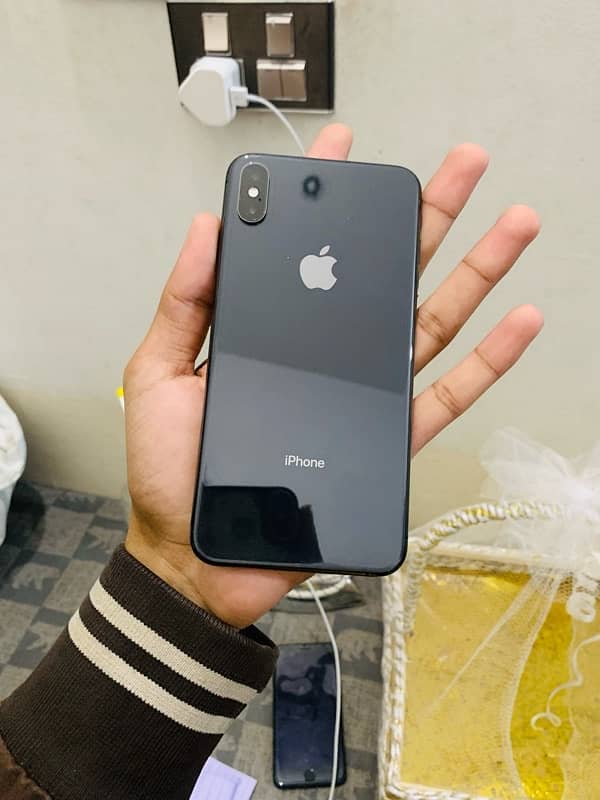 iPhone Xs max non pta factory unlock 1