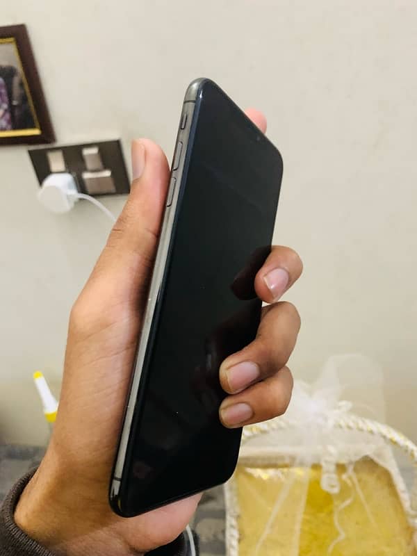 iPhone Xs max non pta factory unlock 3