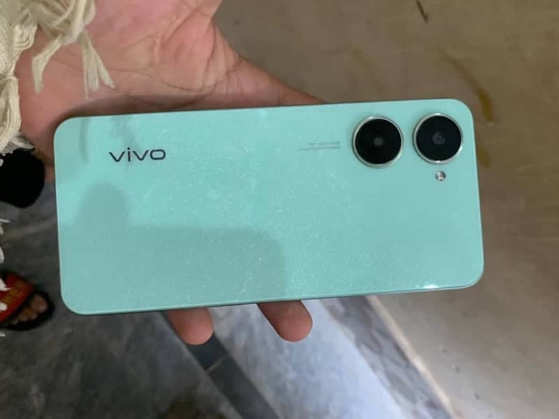 Vivo Y03 4