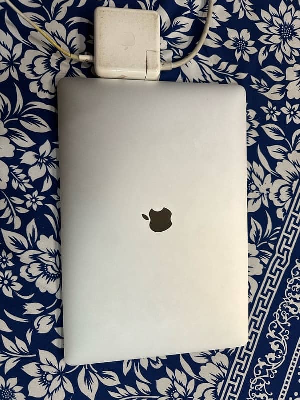 Macbook Pro 2017 (15Inch) 0