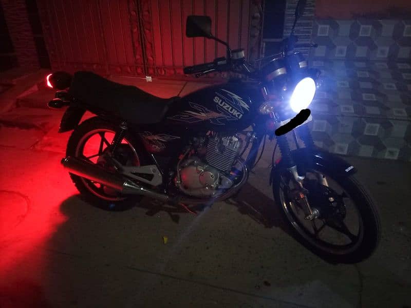 Suzuki Gs 150 SE 1