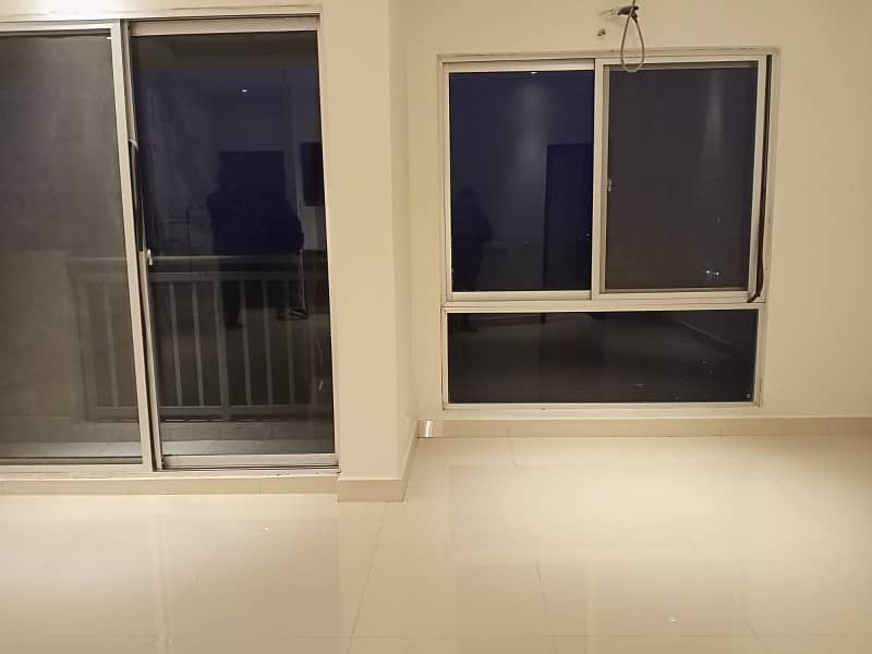 Luxury Un Furnished Studio Apartment Available For Rent Opposite DHA Phase 4 3