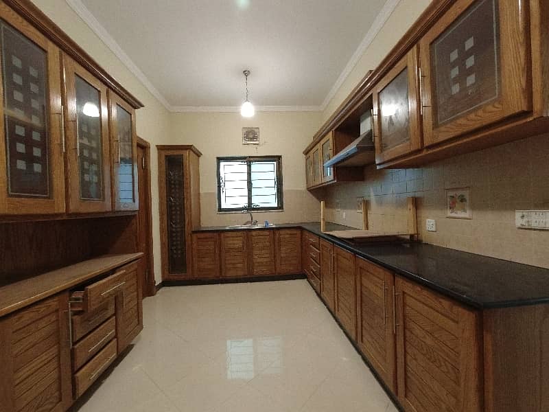 Beautiful 10 Marla Furnished House Available For Sale 17