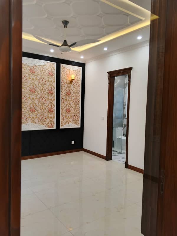 10 Marla House For Sale In Paragon City Lahore 28