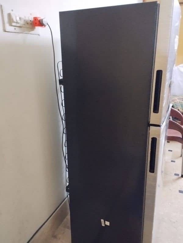 dawlance medium size fridge 3