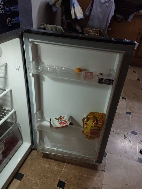 dawlance medium size fridge 4