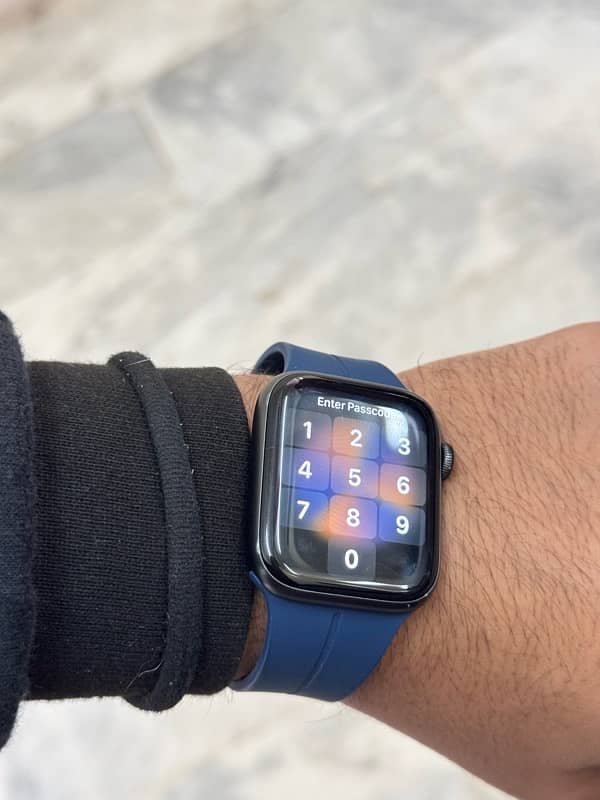 Apple Watch Series 5 44mm 1