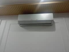 Gree 1.5 ton split AC in excellent condition for sale