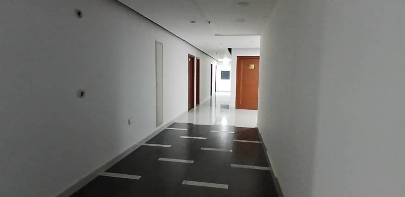 Brand New 422 Square Feet Office Spaces for Rent in Gulberg Ideal Location for Your Business! 11