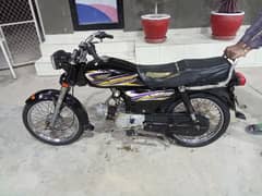 I'm selling my bike super power totally original condition 03317270433