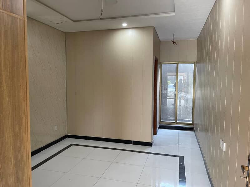 5 MARLA APARTMENT FOR SALE HOT LOCATION GATED AREA GROUND FLOOR 1