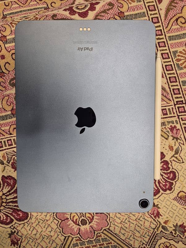 Apple iPad Air 5 with Apple Pencil 3