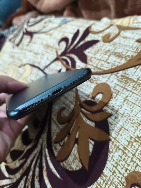 IPhone X good condition 3