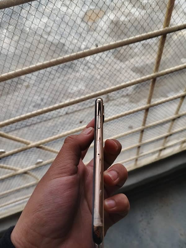 IPhone XS 64gb 10by10 non pta for sale and exchange possible 2