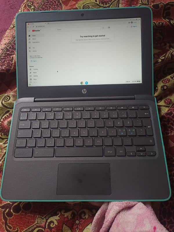 HP chrome book with touch screen 1