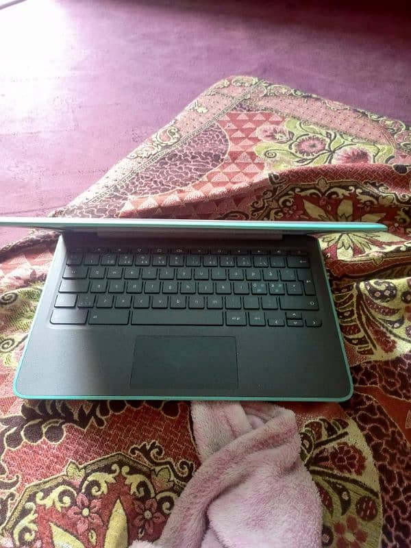 HP chrome book with touch screen 2