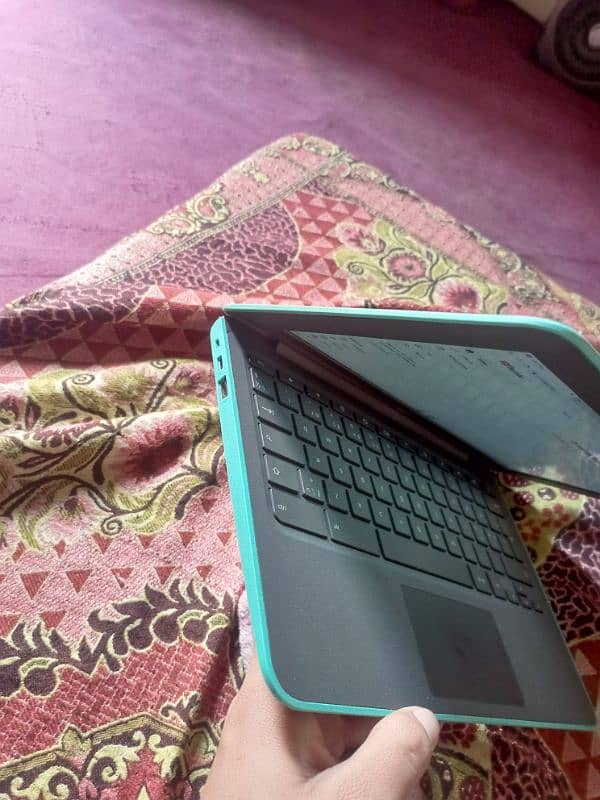 HP chrome book with touch screen 3