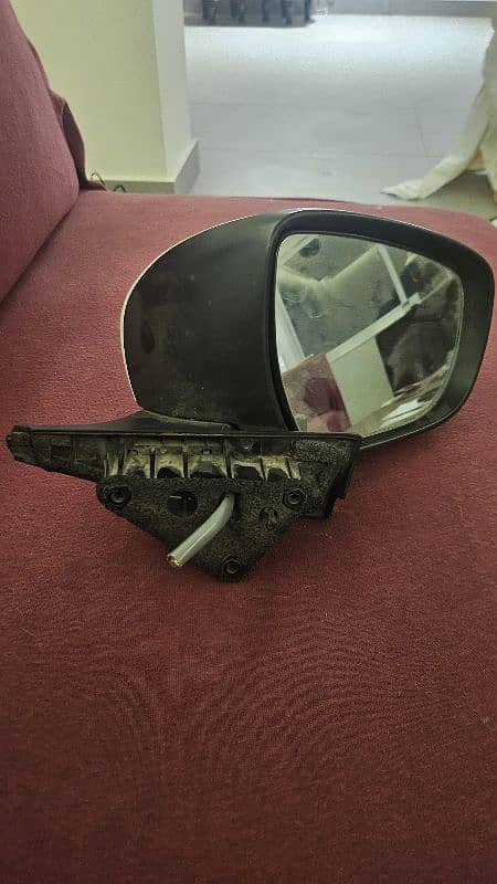 Suzuki Hustler side view mirror (right) 0