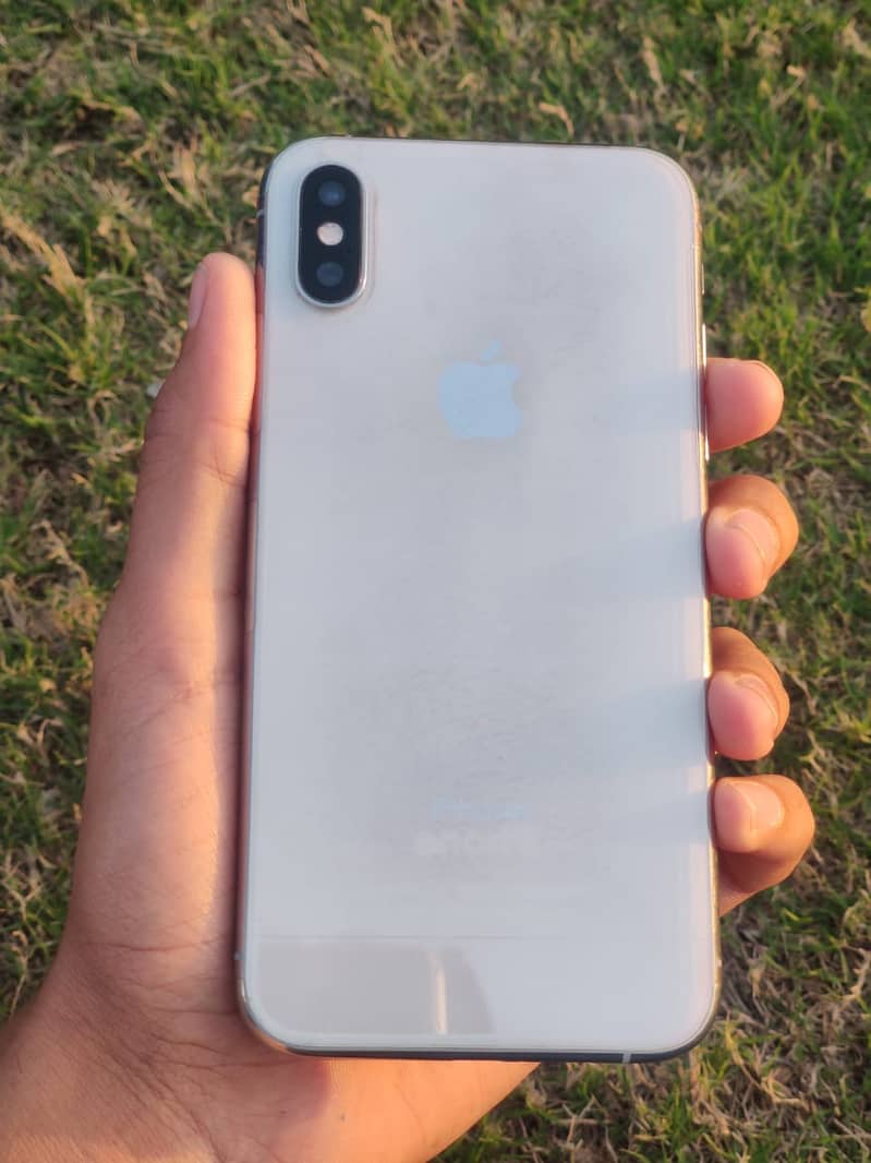 iPhone XS 64gb Factory unlocked 10/10 1