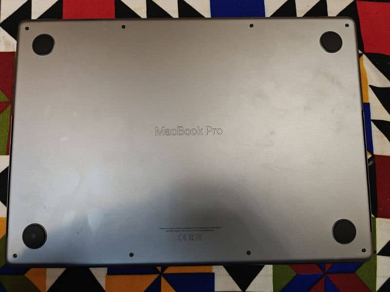 MacBook Pro M3 8/512 GB 7