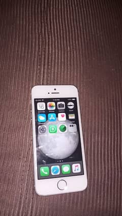 iPhone 5s condition. 10/9  hai 64 GB hai battery both achi hai