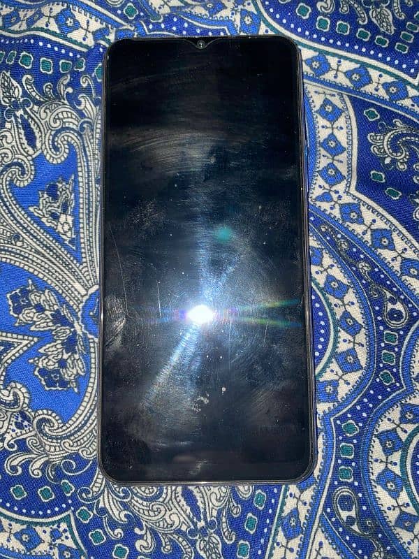 vivo y20. it is very good condition. not open. 1