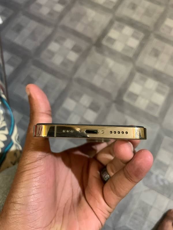 iPhone 12 Pro urgent sale no exchange 5