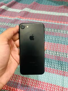 i phone 7 PTA Approved in good condition