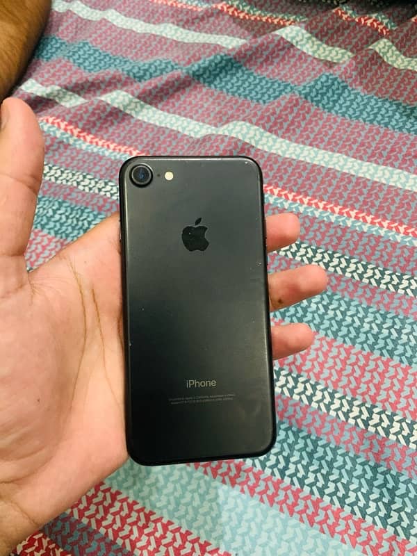 i phone 7 PTA Approved in good condition 2