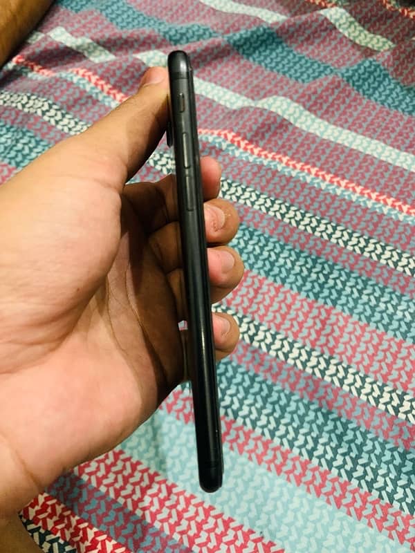 i phone 7 PTA Approved in good condition 3