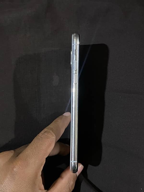 iphone x 64gb pta aprooved 3