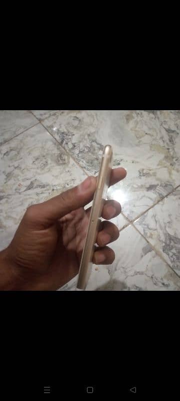 iPhone 7 not Pta condition 10 by 10 100% battery health 6