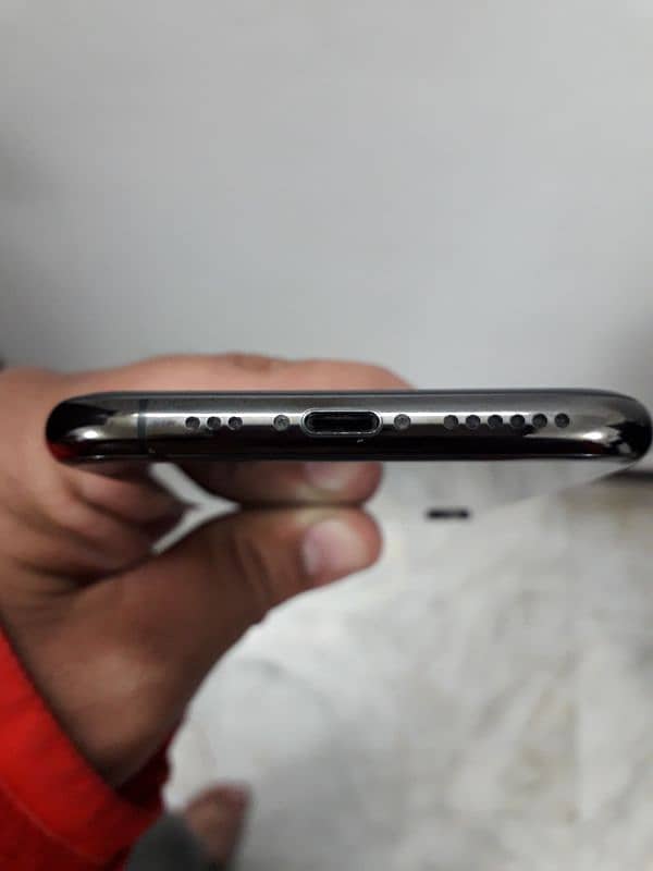 Iphone XS 256GB Non PTA. 12