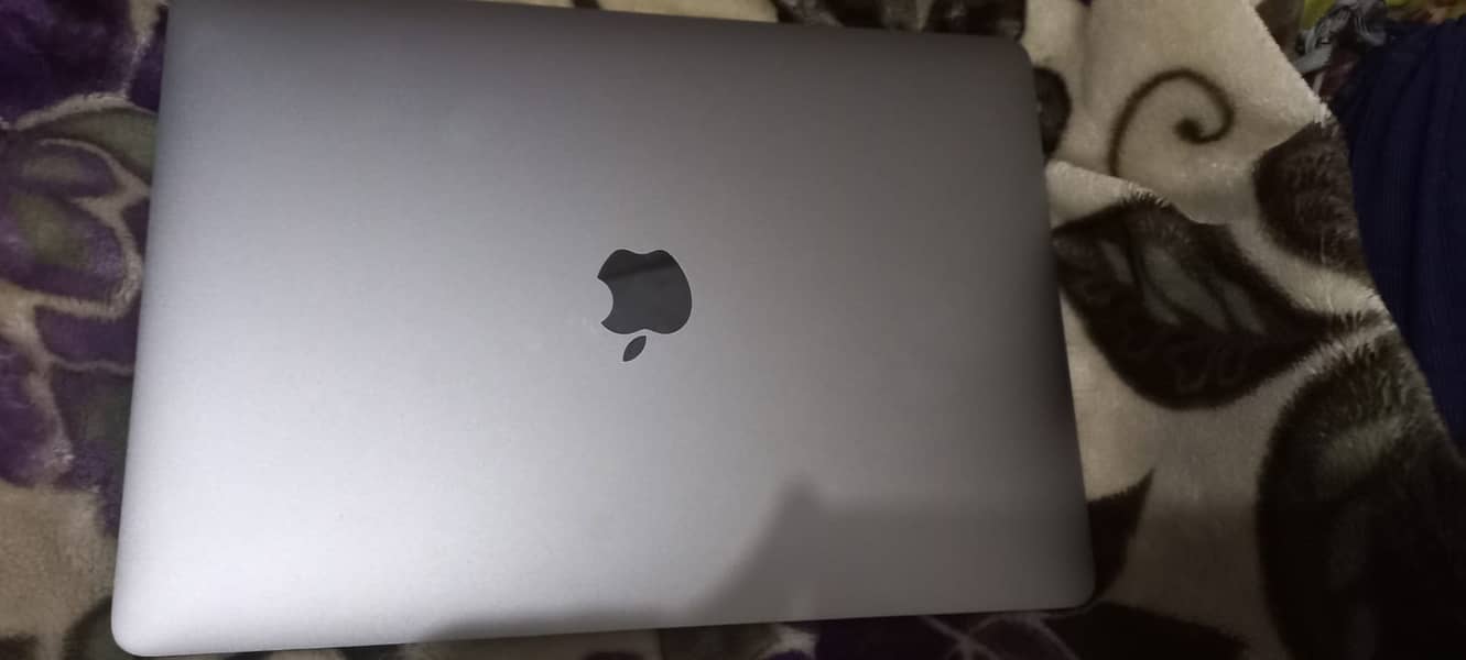 Macbook Pro Late 2017 16/256 Gb 0