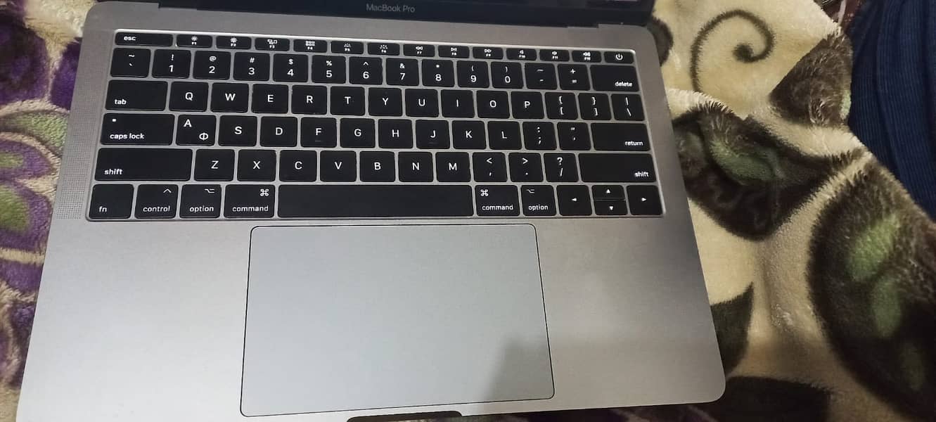 Macbook Pro Late 2017 16/256 Gb 3