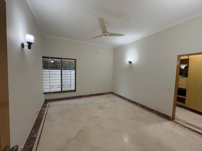 Hot Location 01 Kanal Modern Design House For Rent In DHA Phase 5 Block-E Lahore. 7