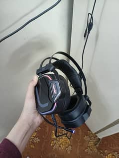 v8 headphones