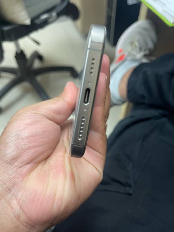 iphone 16 pro max 256 GB Non PTA 5