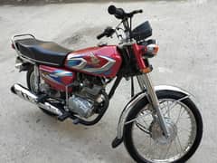 Honda 125 is in excellent condition