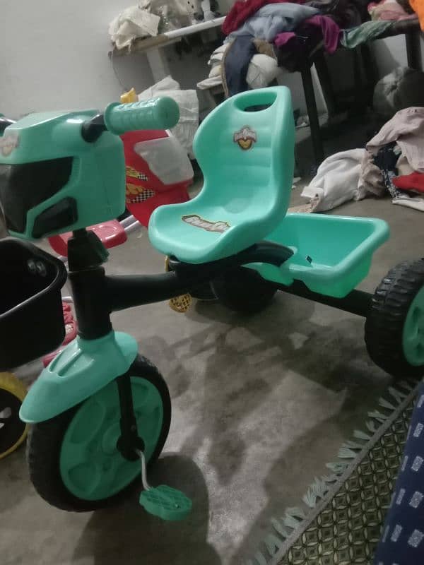 2 Kids caycel new  condition 3