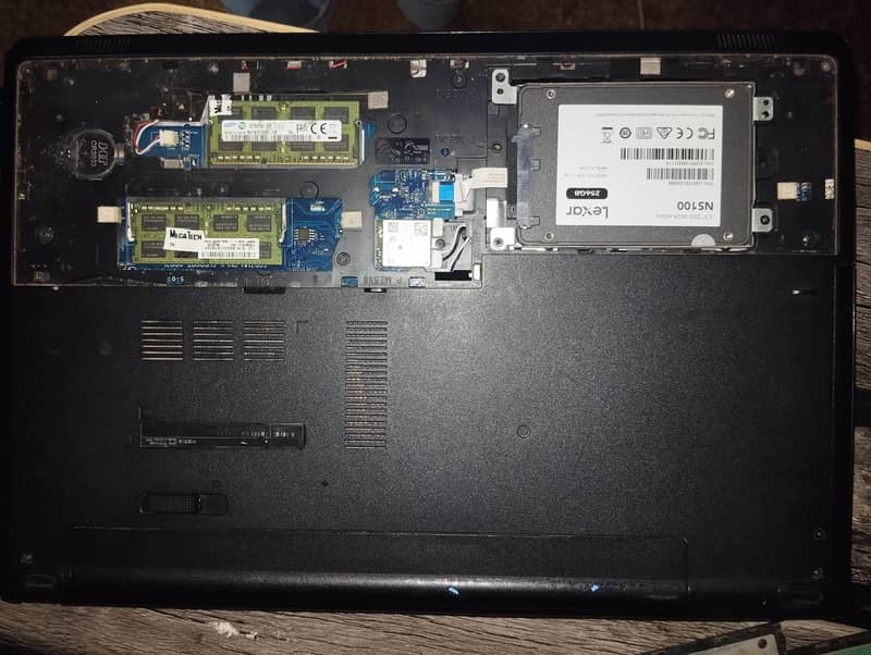 Dell Inspiron 5559, i5 6th, 16Ram, 256Ssd, 500Hdd, Amd Radeon R5 M335 6