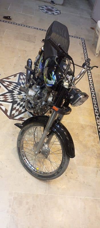 2018 model h 2024 bnai ha . . . bike all ok ha shouq wali bani hui h 0