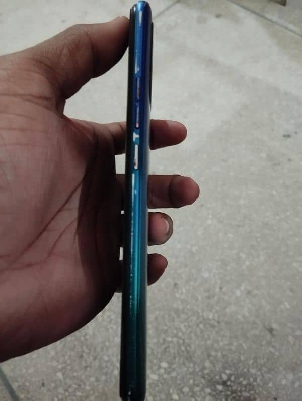 Tecno spark 5pro(4/64) , original panel and back, complete box 1