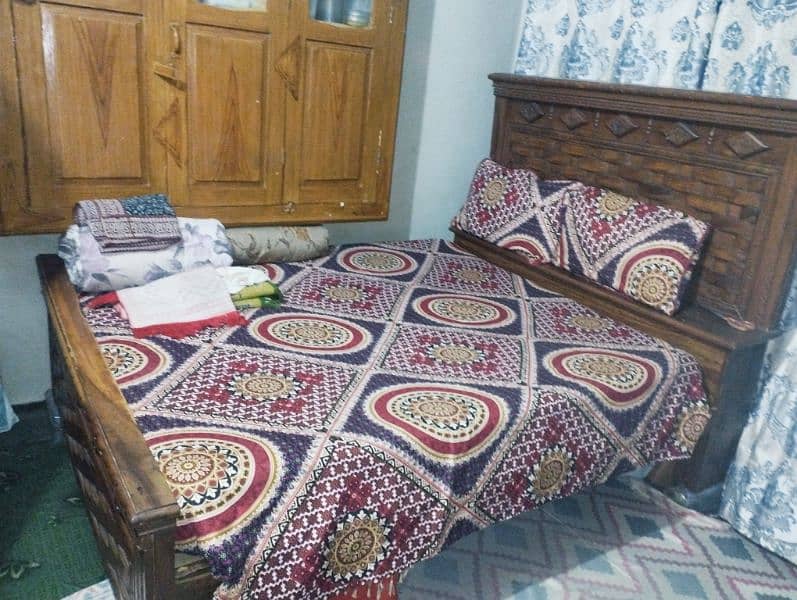 wooden bed 0
