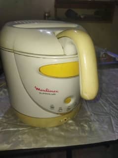 fryer in mint condition for home and commercial use