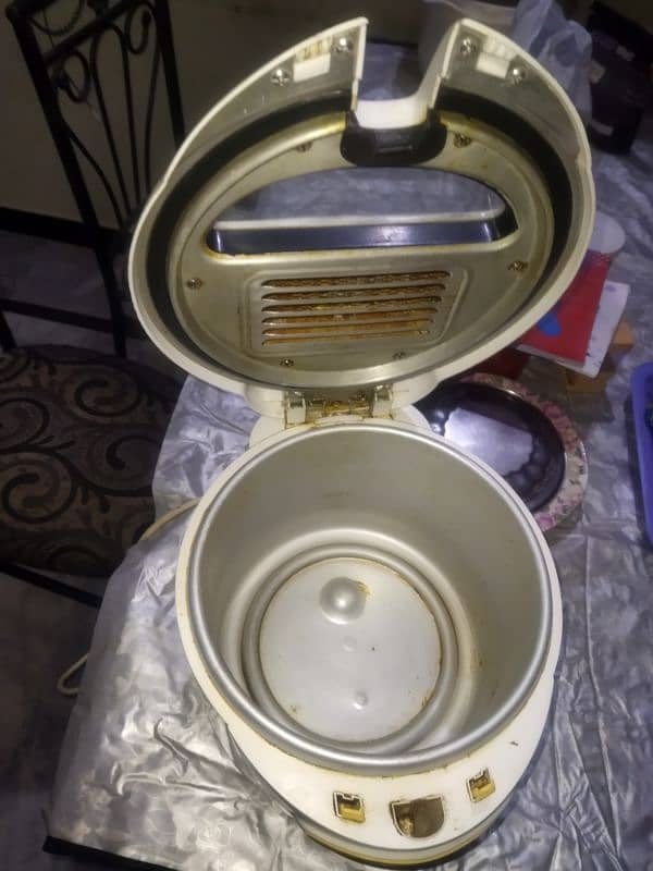 fryer in mint condition for home and commercial use 5